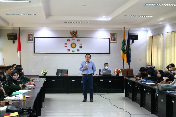 Sugeng Wiyatno selaku External Affairs Sustainable Development Division PT KPC