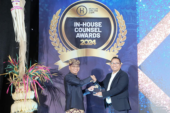 550 Jasa Raharja berhasil meraih penghargaan sebagai Indonesias Most Innovative In House Counsel Team 2024 di Nusa Dua Bali pada Sabtu 19 Oktober 2024