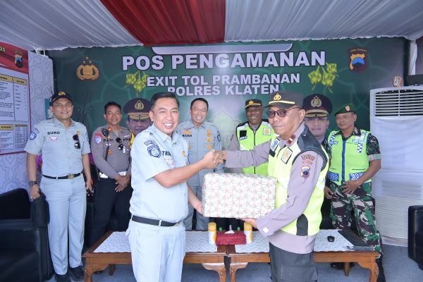 Direktur Jasa Raharja Idul Fitri 2025 2 600