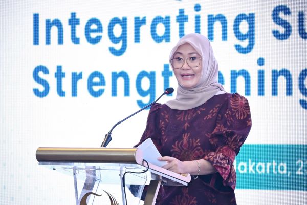 Direktur Operasional Jasa Raharja Dewi Aryani Suzana ketika memberikan sambutan Workshop TJSL 2025 diselengarakan Oleh Jasa Raharja