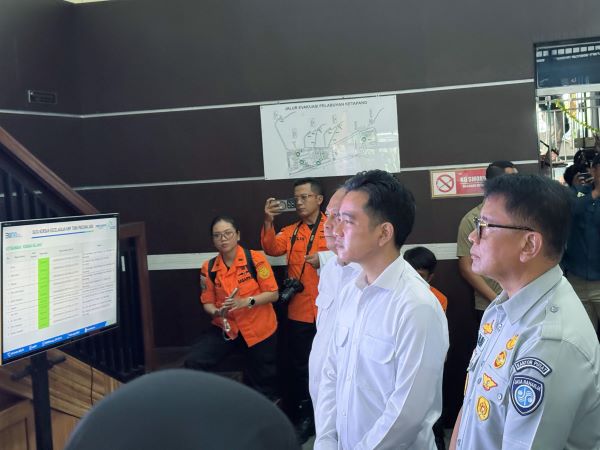 Jasa Raharja Dampingi Wapres Gibran Tinjau Penanganan Korban Kecelakaan KM Tunu Pratama Jaya di Pelabuhan Ketapang Jawa Timur