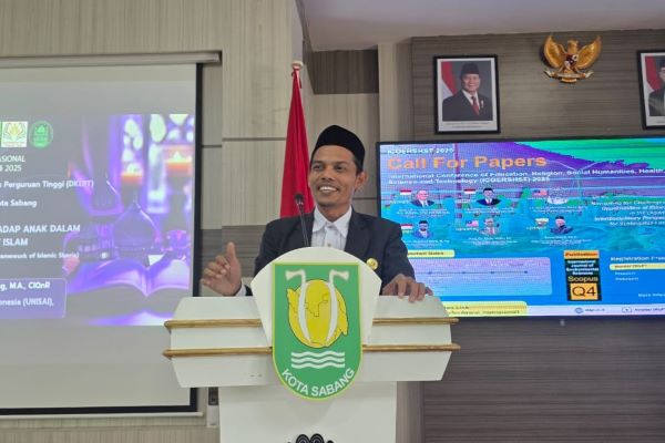 Karimuddin Abdullah Lawang Dosen Fakultas Syariah Universitas Islam Al Aziziyah Indonesia 600
