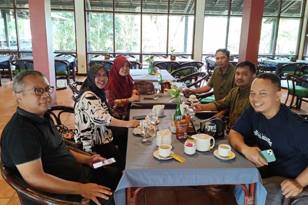 Wujudkan Kampus Berdampak, Prof. Rahmawati dan Tim Dosen Unmul Kolaborasi Hotel Mesra Internasional Kembangkan Minyak Atsiri sebagai Sensory Branding