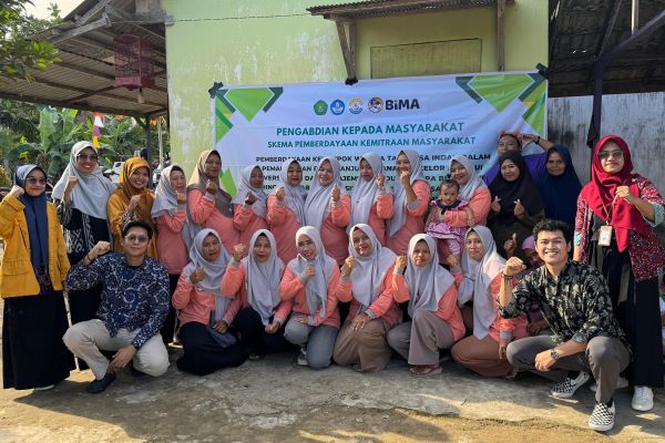 Pemberdayaan Kelompok Wanita Tani Nusa Indah: UNMUL Laksanakan Edukasi Desain Kemasan dan Digital Marketing Produk Olahan Kelor