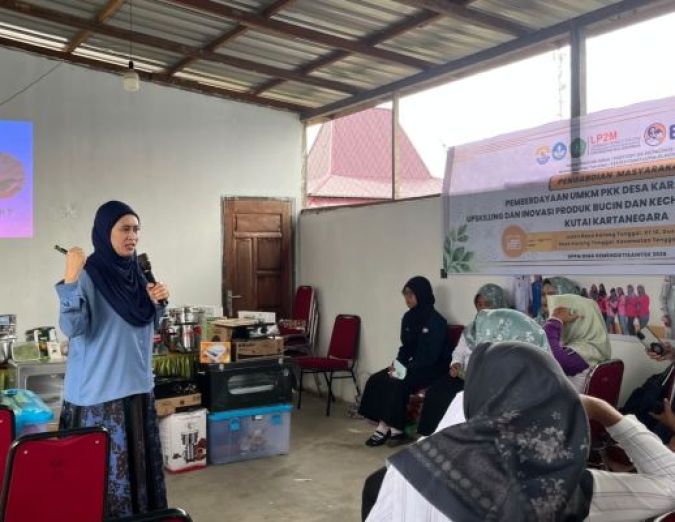 Tim Dosen Universitas Mulawarman Sosialisasikan Karakteristik Teknis Cincau Hijau kepada UMKM Desa Karang Tunggal