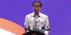 Jokowi Bilang Tingkat Stres Guru Lebih Tinggi daripada Pekerjaan Lain